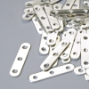 Separador-placa para 3 hilos, diámetro 17×3,5 mm ±, orificio de 1,4 mm, empaque de 50 piezas, color plata