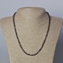 Collar de granate con cubos facetados de 4 mm