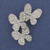 Broche-colgante Mariposas con cristales de strass blancos y metal plateado, 44×33 mm