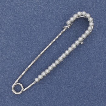 Broche-alfiler con perlas blancas de 70x16 mm ±, metal plateado