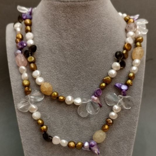 Collar de piedras variadas, longitud 55 cm+