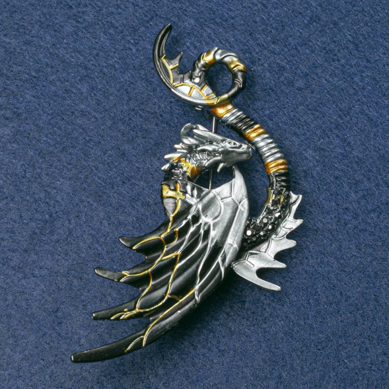 Broche Dragón plateado con esmalte y cristales negros 88x50 mm +